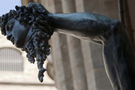 Firenze e Galleria degli Uffizi: dai colori del Rinascimento al nero del mistero