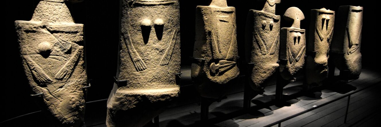 ARCHEOLOGIA in LUNIGIANA. L’antica città di Luna (Liguria) e il Museo delle stele di Pontremoli (Toscana)