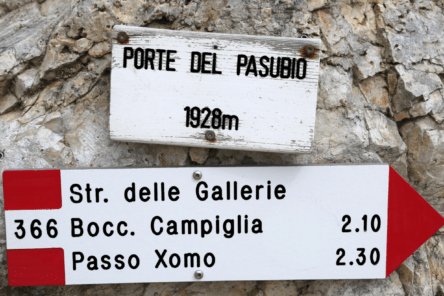 Trekking tra le 52 gallerie del Pasubio sulle orme della Grande Guerra (Vicenza)