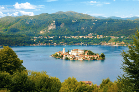 I laghi in fiore e gli oratori campestri della Valsesia (Lago d’Orta, oratori novaresi, Lago Maggiore – Piemonte)